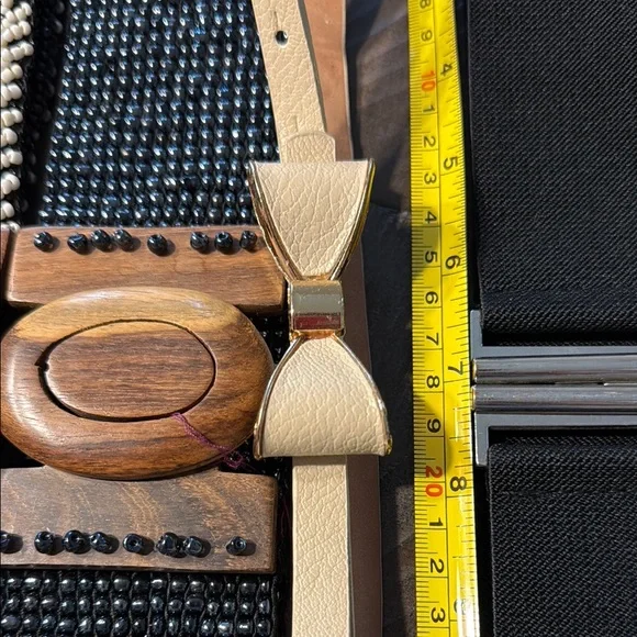 Set of 7 Woman’s belts - Picture 5 of 6